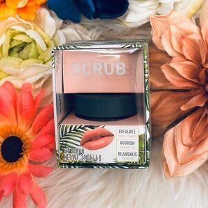 LIQUE Lip Scrub Lip Care ExfoliateTreatment NEW!